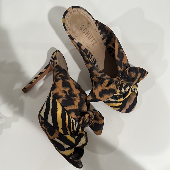 Leopard High Heels - Picture 1 of 2